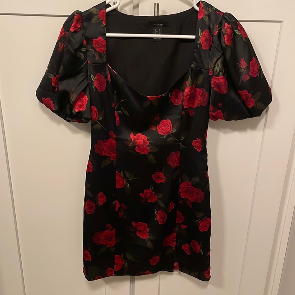 FOREVER 21 size S, rose dress with puff sleeve